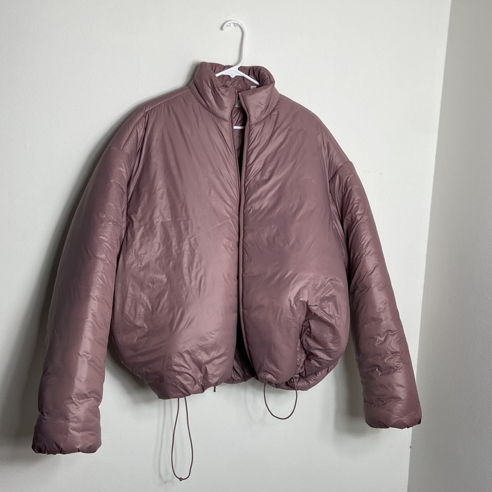 UO Standard Cloth Channeless Puffer Jacket